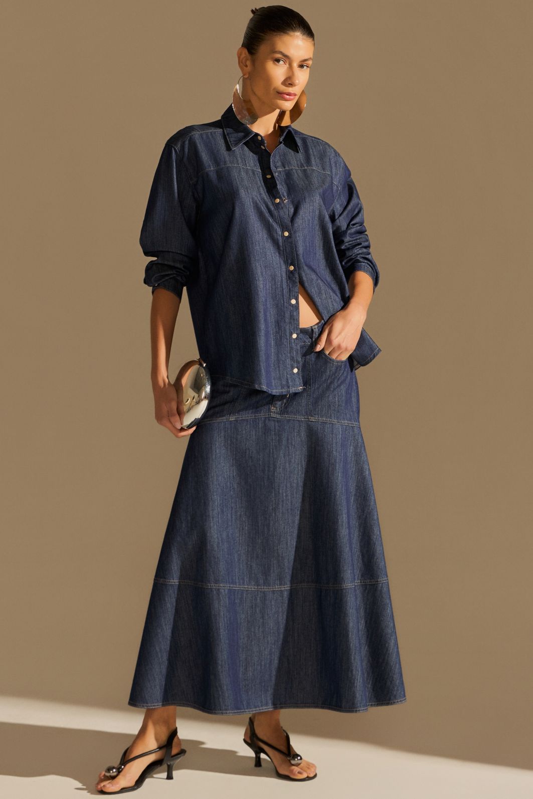 Saia maxi midi em jeans leve 94454 Linzzi Saia maxi midi em jeans leve 94454 Linzzi