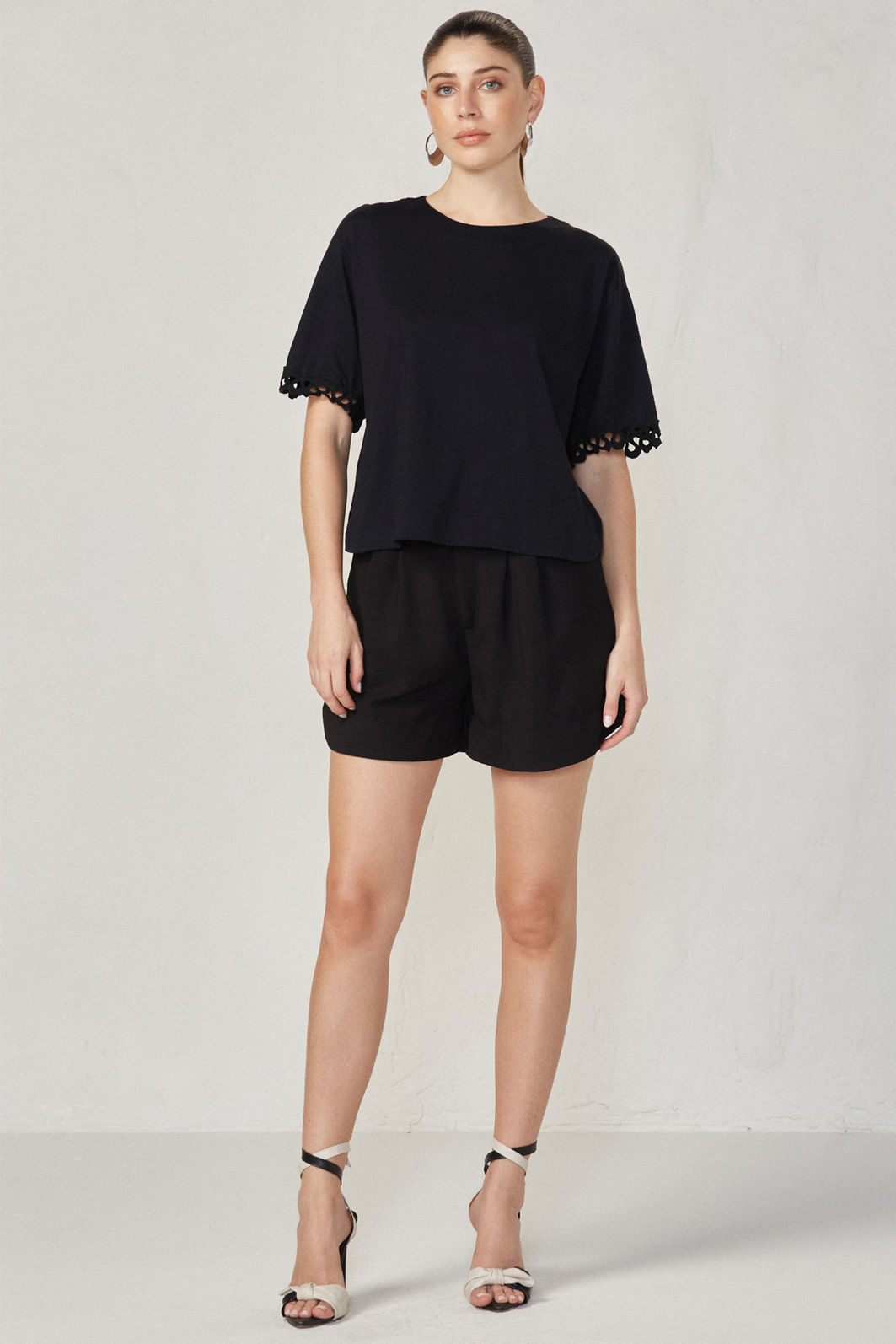 Shorts estilo alfaiataria em crepe 83258 Linzzi Shorts estilo alfaiataria em crepe 83258 Linzzi