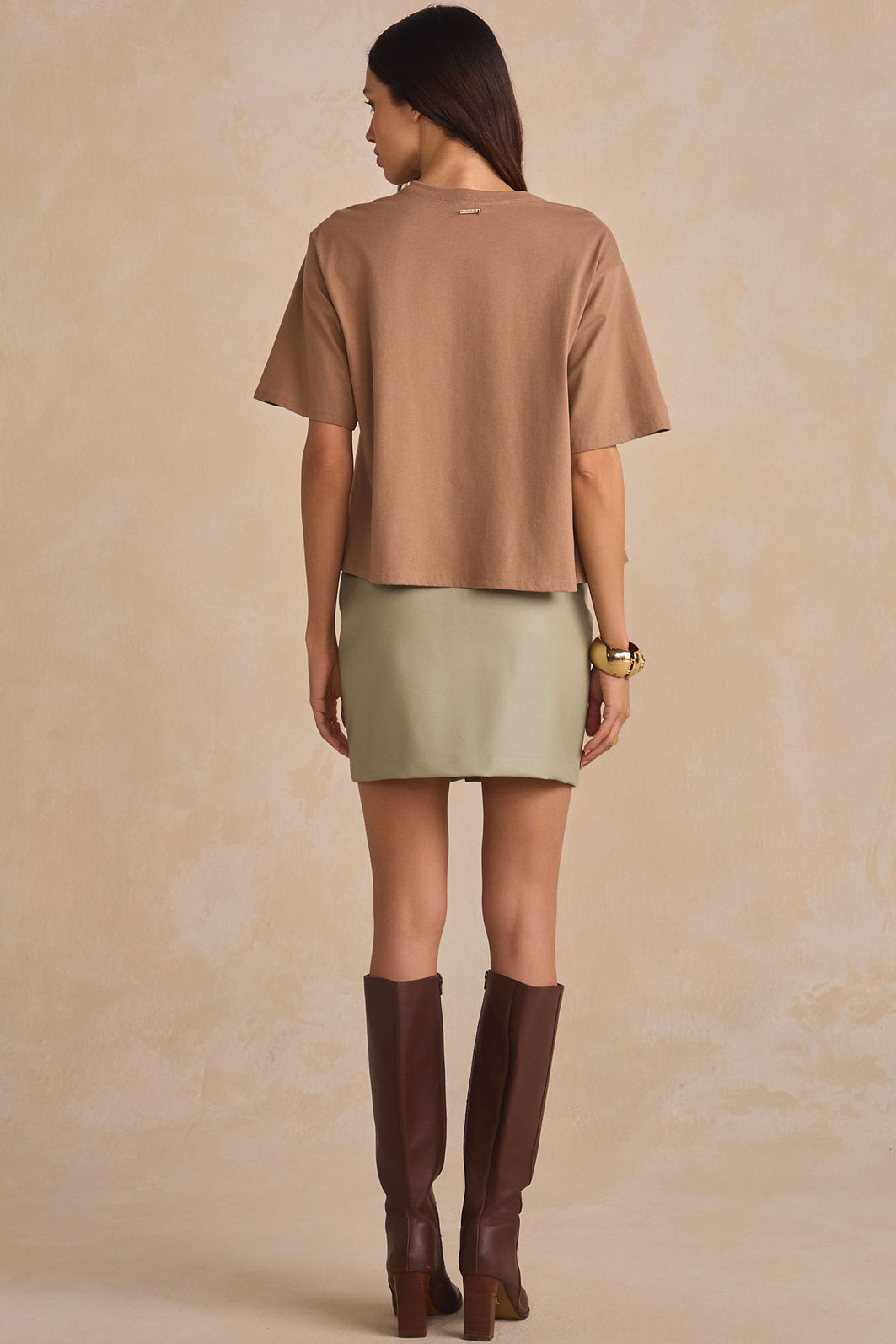 Blusa assimétrica em meia malha 90243 Linzzi Blusa assimétrica em meia malha 90243 Linzzi