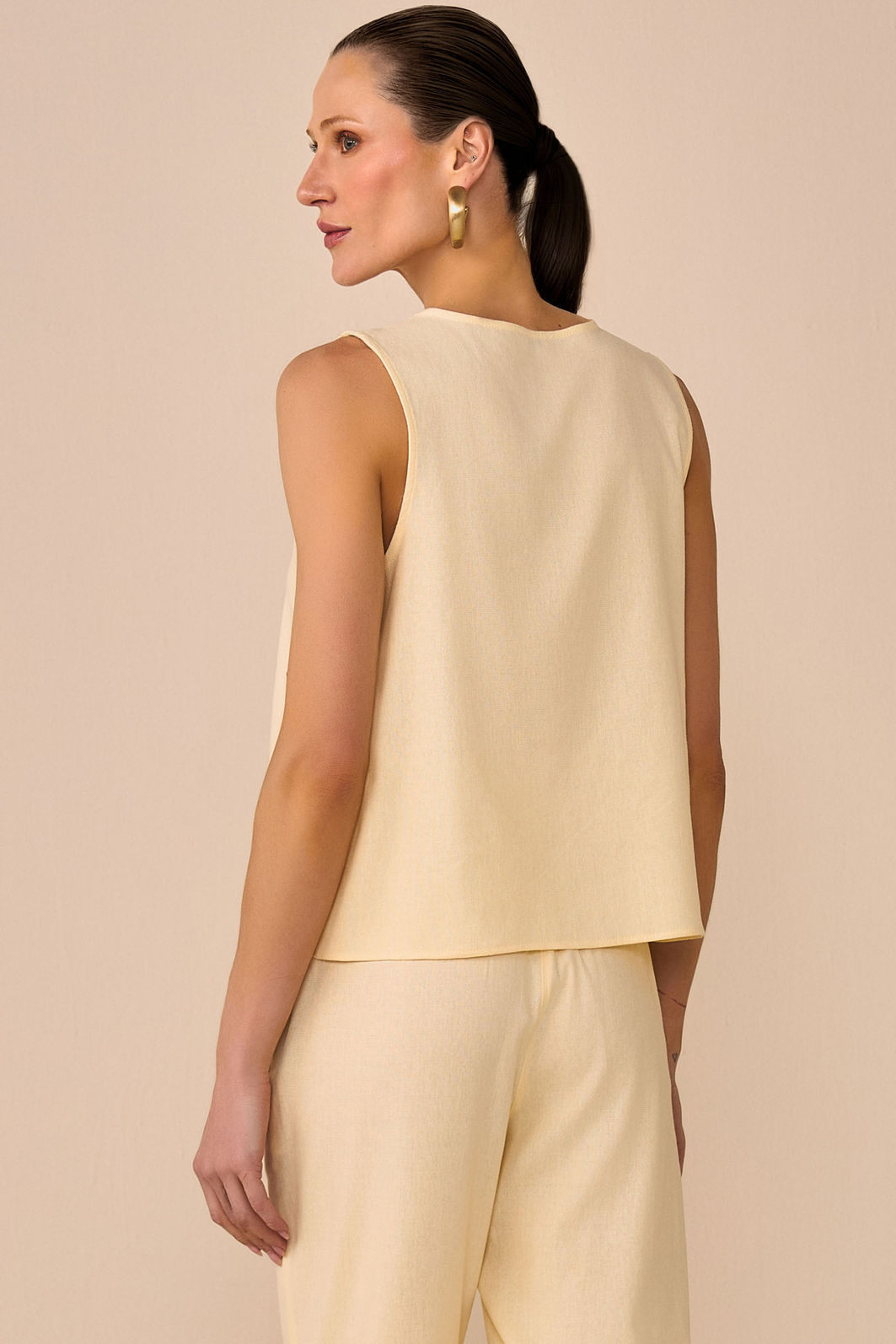 Blusa sem mangas em blend de linho 95631 Linzzi Blusa sem mangas em blend de linho 95631 Linzzi