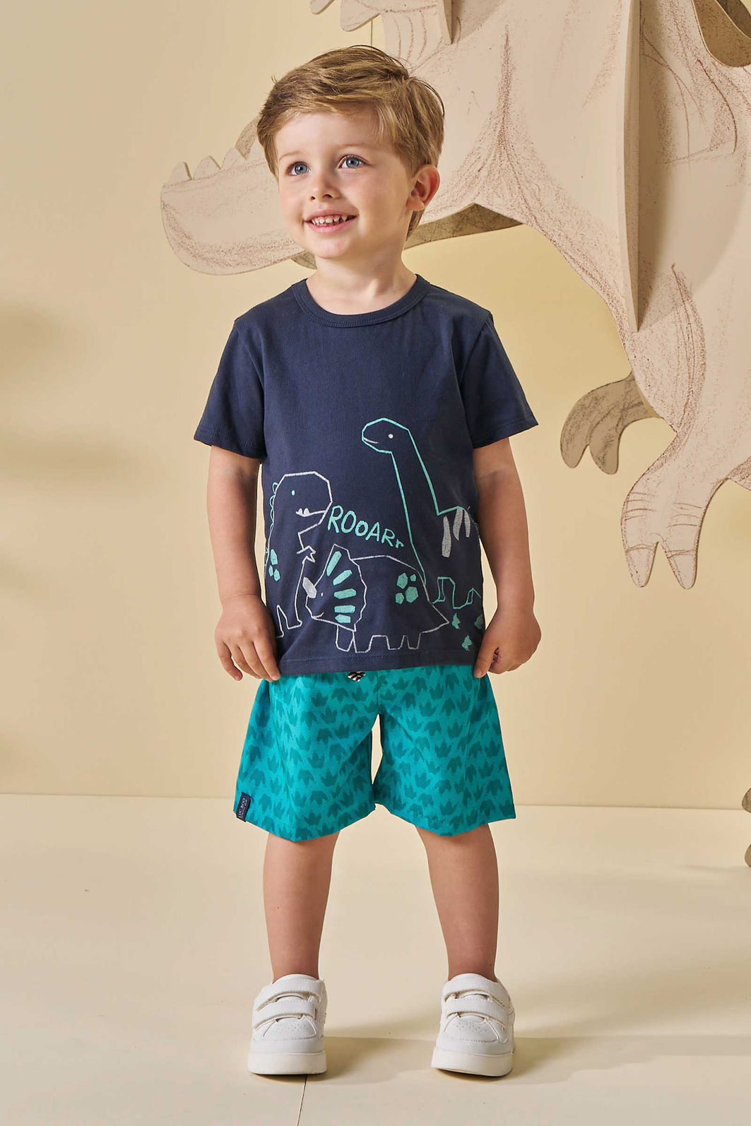 Conjunto de camiseta em meia malha e bermuda em nylon ergonomic com elastano 94691 LucBoo Infantil Menino Conjunto de camiseta em meia malha e bermuda em nylon ergonomic com elastano 94691 LucBoo Infantil Menino