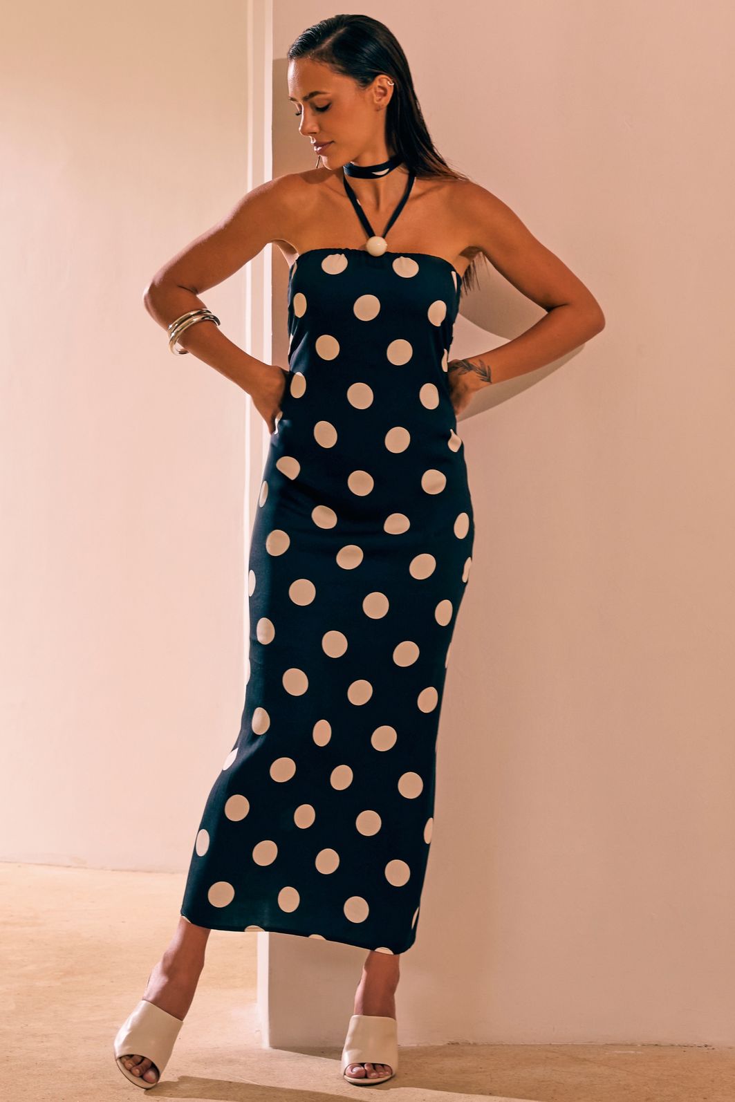 Vestido maxi midi em crepe acetinado com estampa digital 96195 Linzzi Vestido maxi midi em crepe acetinado com estampa digital 96195 Linzzi