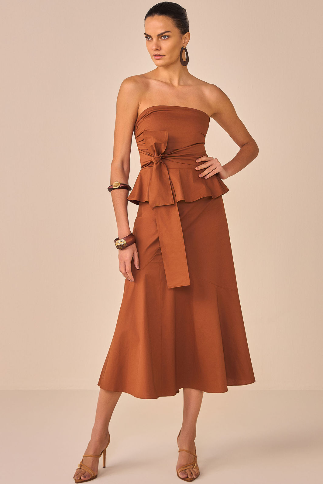 Saia maxi midi em tricoline premium com elastano. Acompanha shorts forro em malha 95629 Linzzi Saia maxi midi em tricoline premium com elastano. Acompanha shorts forro em malha 95629 Linzzi