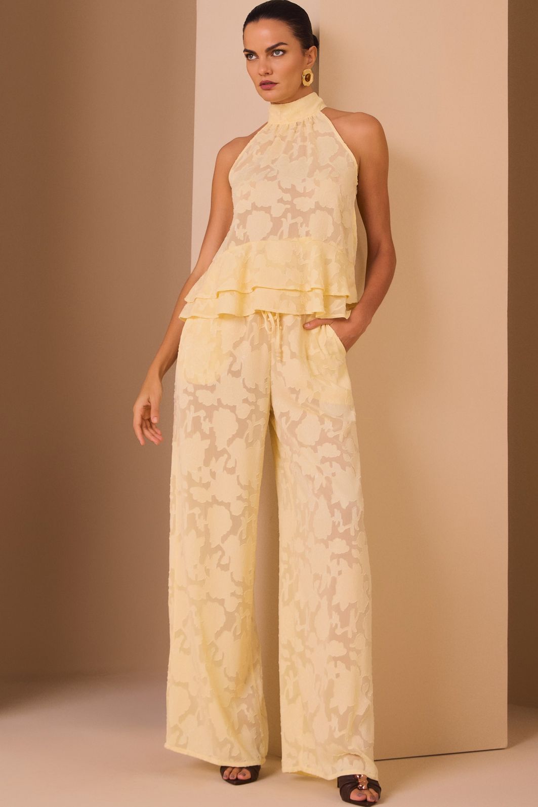 Blusa frente única em crepe de jacquard premium 98096 Linzzi Blusa frente única em crepe de jacquard premium 98096 Linzzi