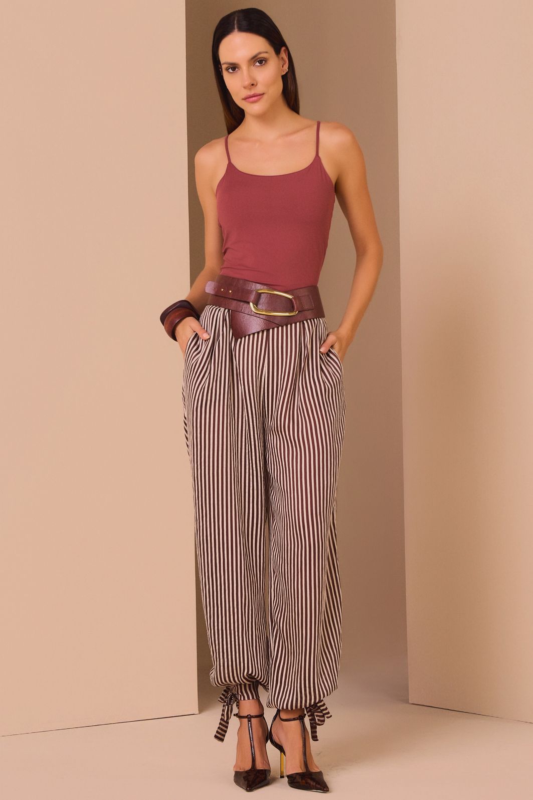 Blusa de alça em malha poliamida delicaté 98931 Linzzi Blusa de alça em malha poliamida delicaté 98931 Linzzi
