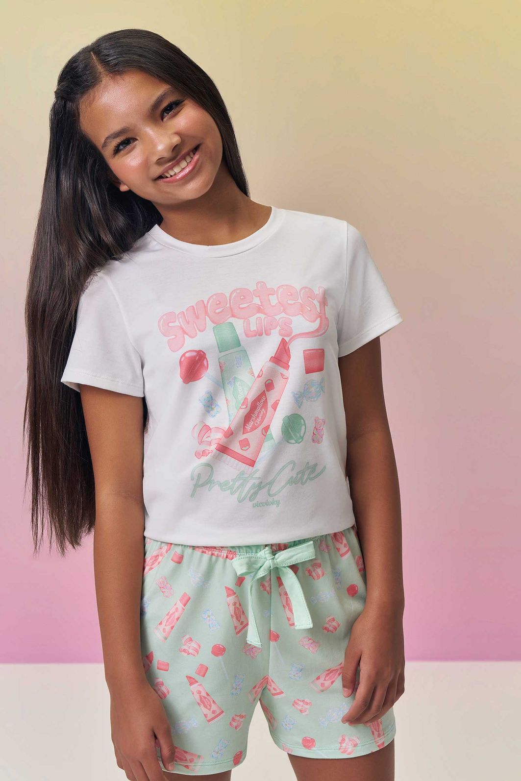Conjunto de pijama com blusa em malha fresh e shorts em malha comfy 95083 Vic Teen Menina
