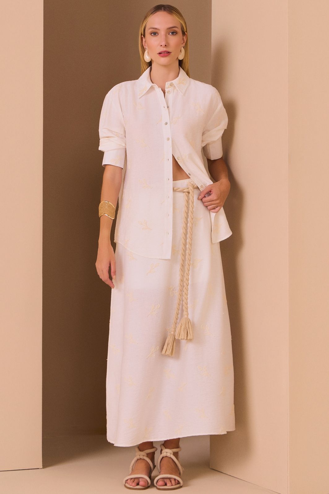 Saia maxi midi em blend de linho bordado premium 98653 Linzzi Saia maxi midi em blend de linho bordado premium 98653 Linzzi