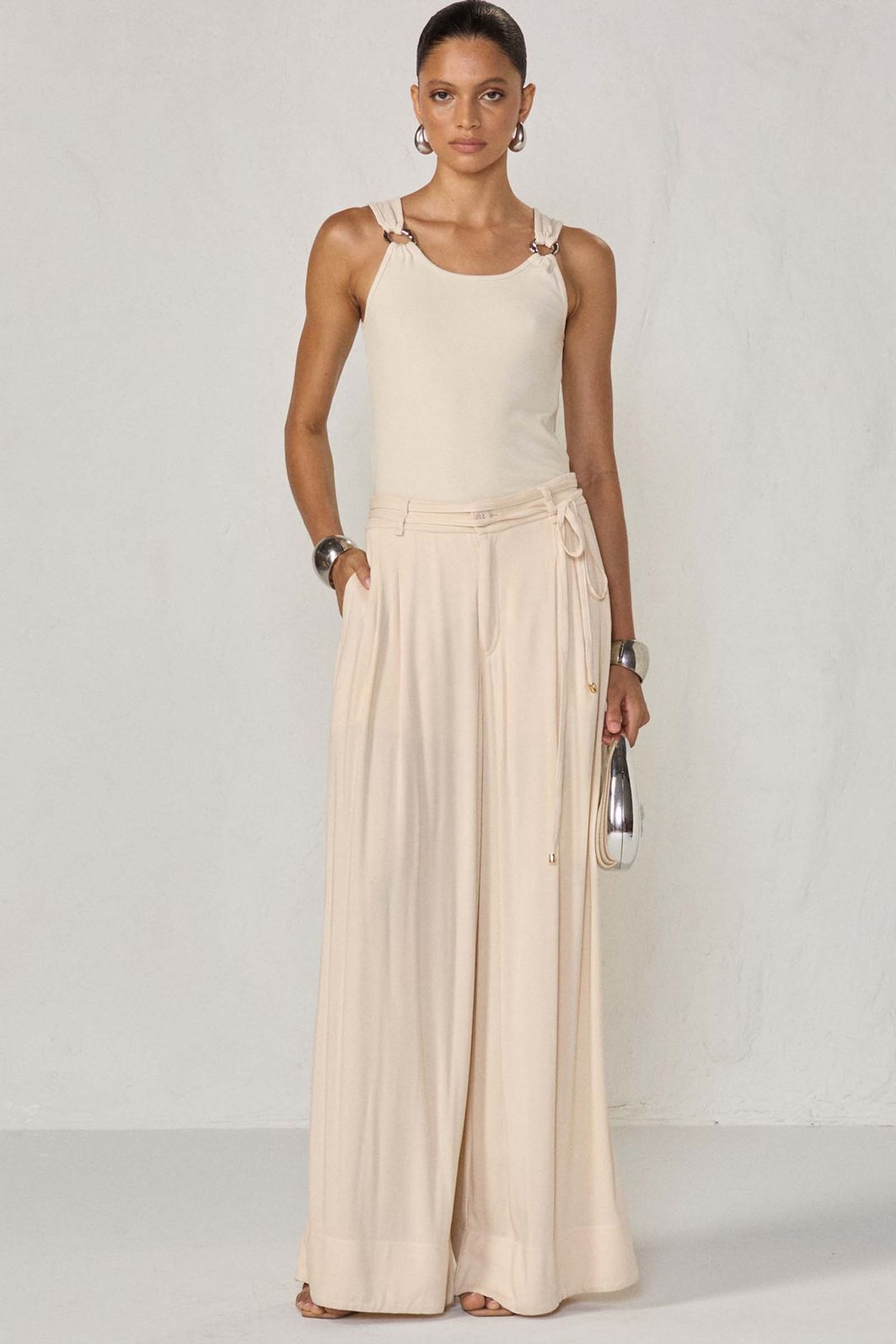Calça pantalona em crepe 83794 Linzzi Calça pantalona em crepe 83794 Linzzi