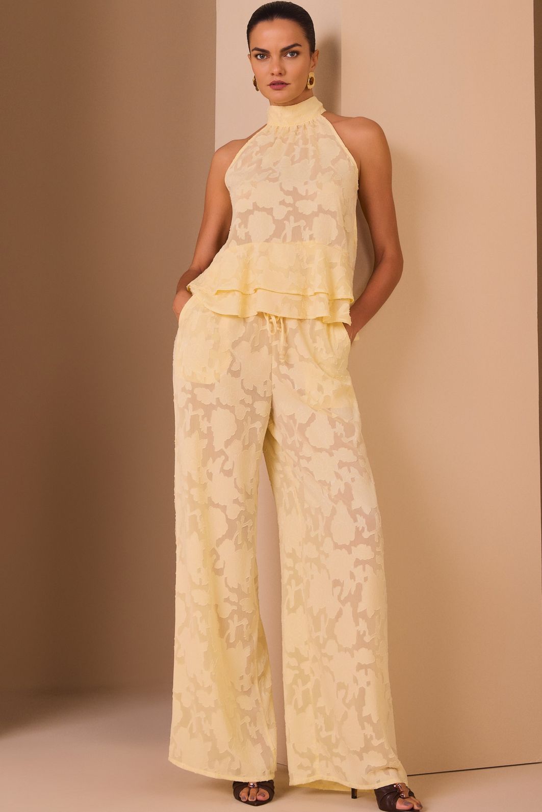 Blusa frente única em crepe de jacquard premium 98096 Linzzi Blusa frente única em crepe de jacquard premium 98096 Linzzi