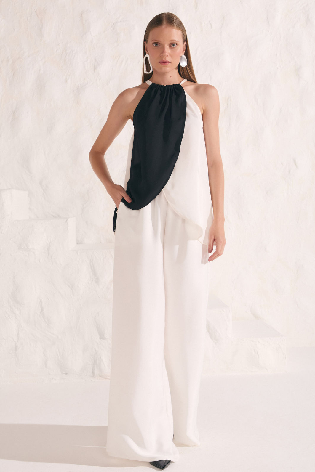 Calça pantalona em crepe alfaiataria francis com shorts forro em malha 87434 Linzzi Calça pantalona em crepe alfaiataria francis com shorts forro em malha 87434 Linzzi