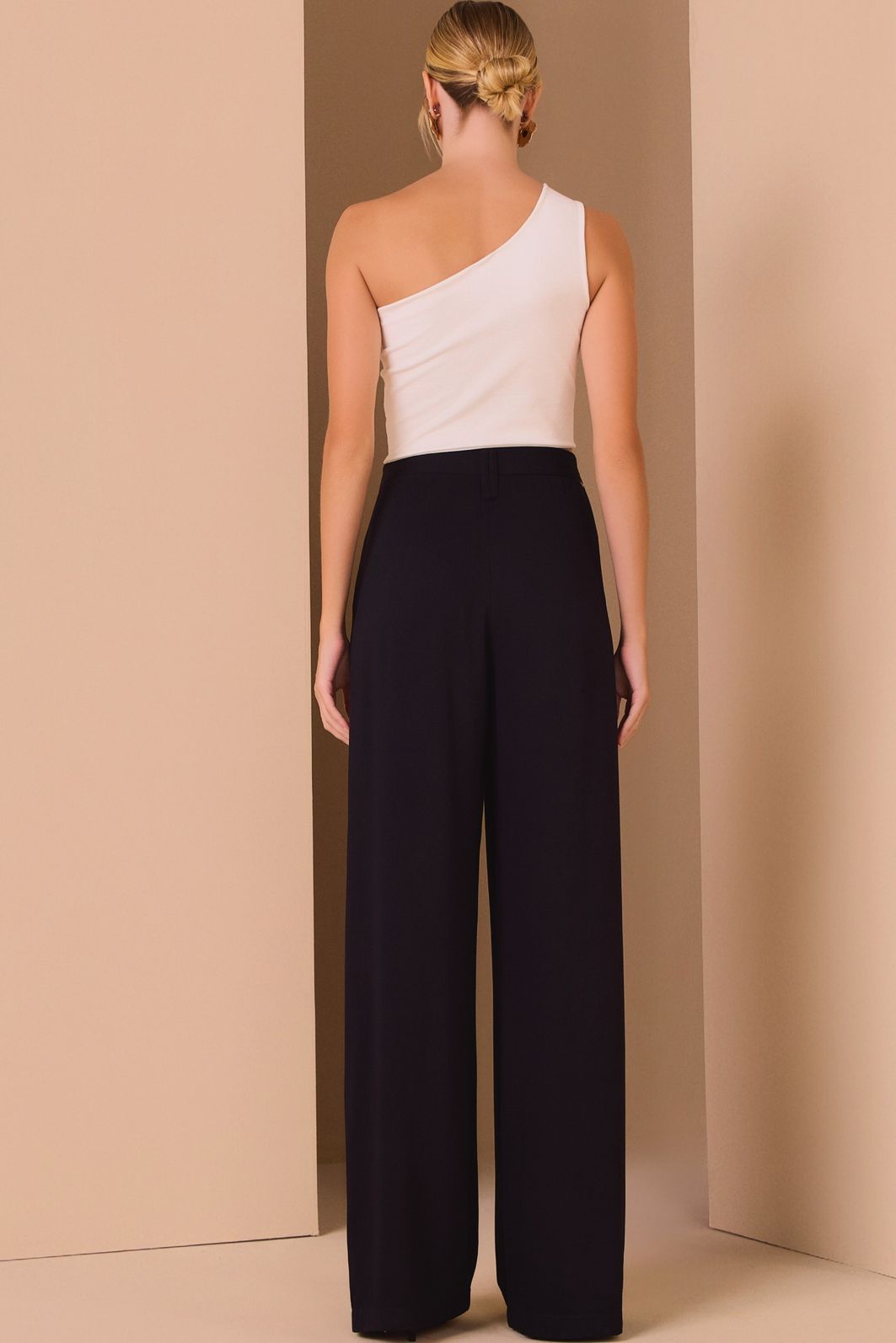 Blusa assimétrica em ribana premium canelada 97744 Linzzi Blusa assimétrica em ribana premium canelada 97744 Linzzi