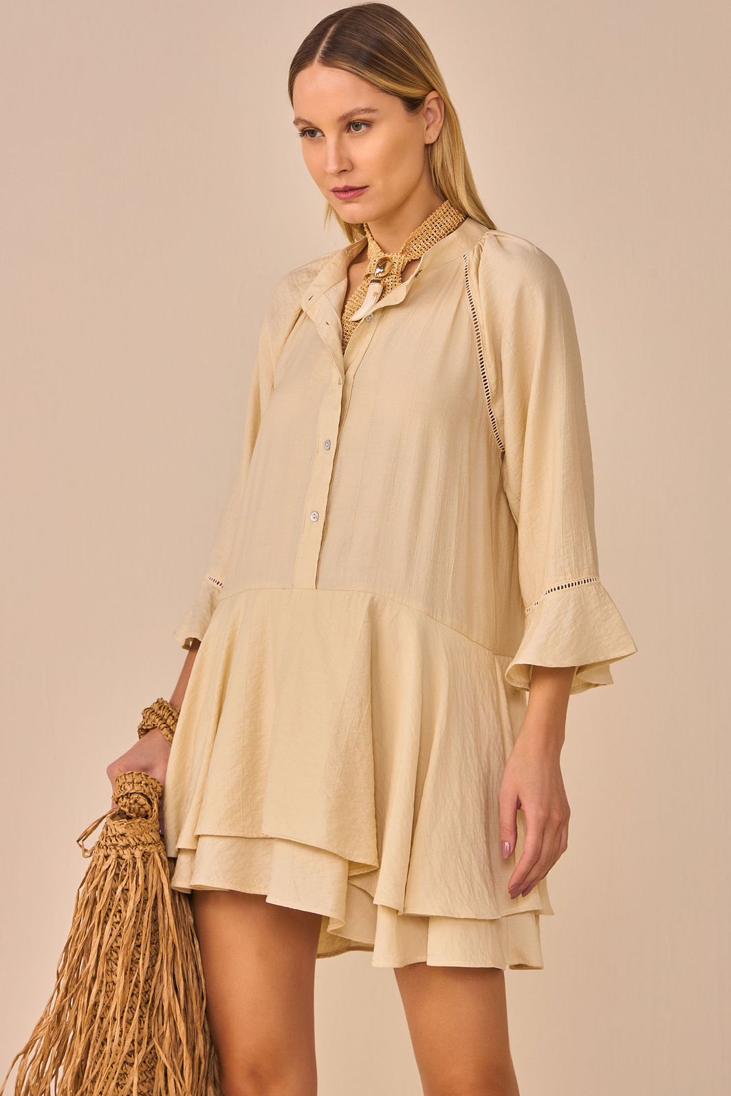 Vestido em crepe premium texturizado. Acompanha shorts forro em malha 96186 Linzzi Vestido em crepe premium texturizado. Acompanha shorts forro em malha 96186 Linzzi
