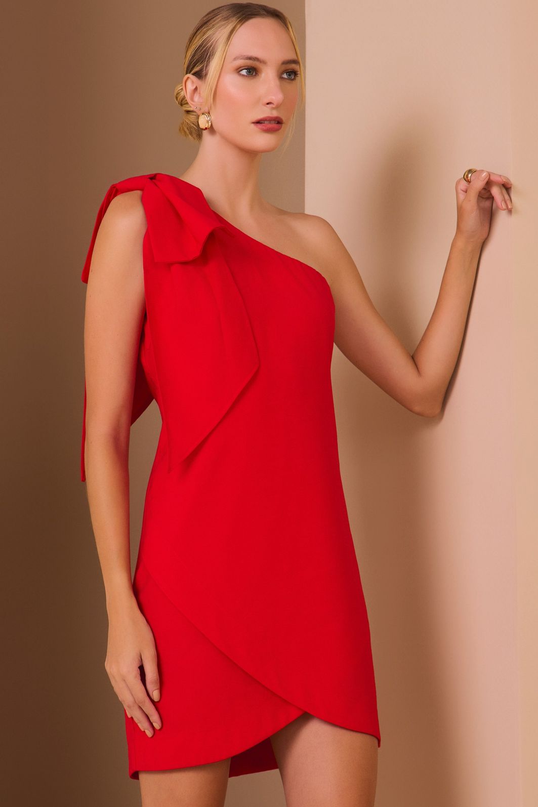 Vestido assimétrico em tecido alfaiataria premium 99287 Linzzi Vestido assimétrico em tecido alfaiataria premium 99287 Linzzi