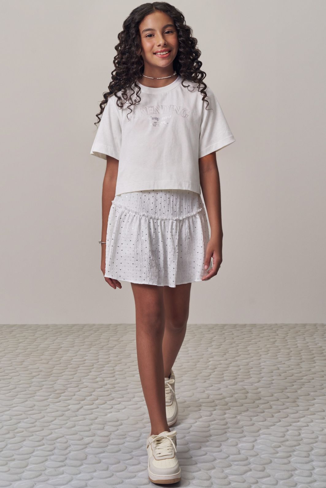 Conjunto de blusa em meia malha e saia em anarruga bordada com shorts embutido 98578 Lilimoon Teen Menina Conjunto de blusa em meia malha e saia em anarruga bordada com shorts embutido 98578 Lilimoon Teen Menina