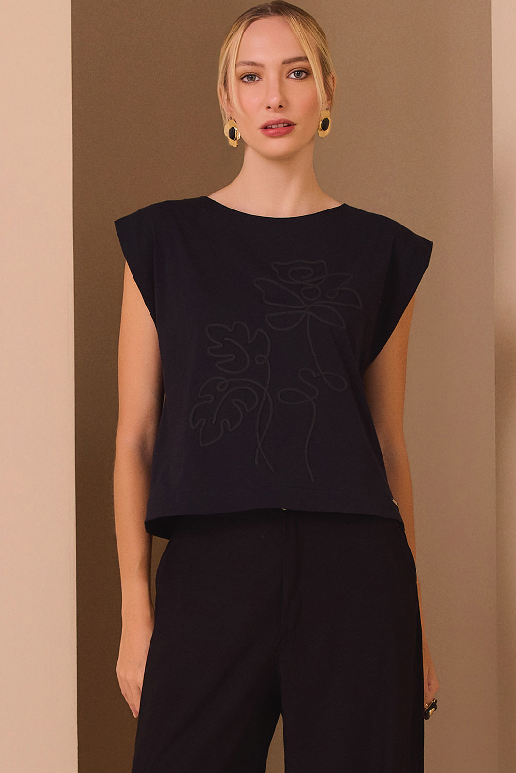 Blusa muscle em malha de algodão premium 97648 Linzzi Blusa muscle em malha de algodão premium 97648 Linzzi