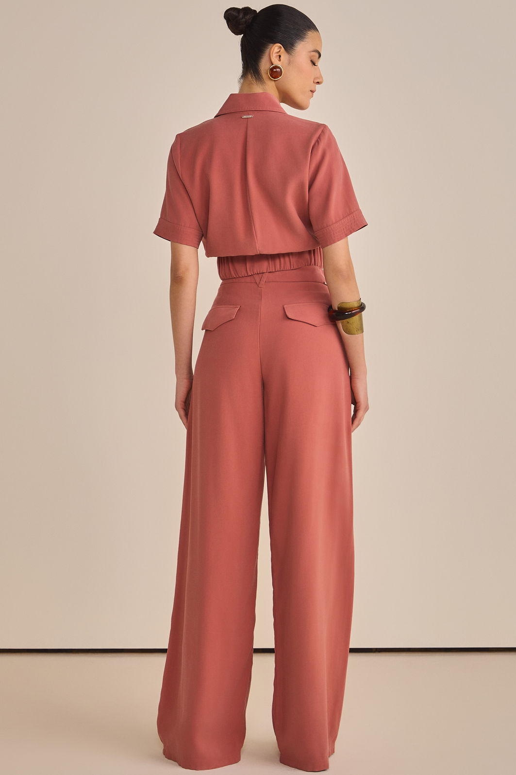Calça wide leg em tecido estilo alfaiataria com toque de pêssego 89554 Linzzi Calça wide leg em tecido estilo alfaiataria com toque de pêssego 89554 Linzzi