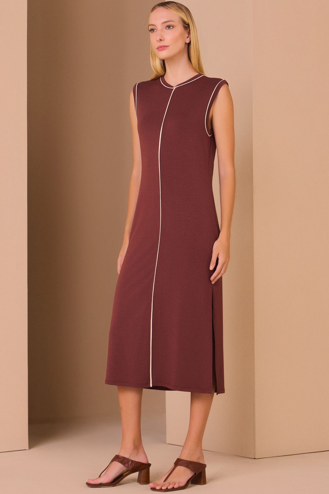 Vestido midi em malha de viscose premium 97880 Linzzi Vestido midi em malha de viscose premium 97880 Linzzi
