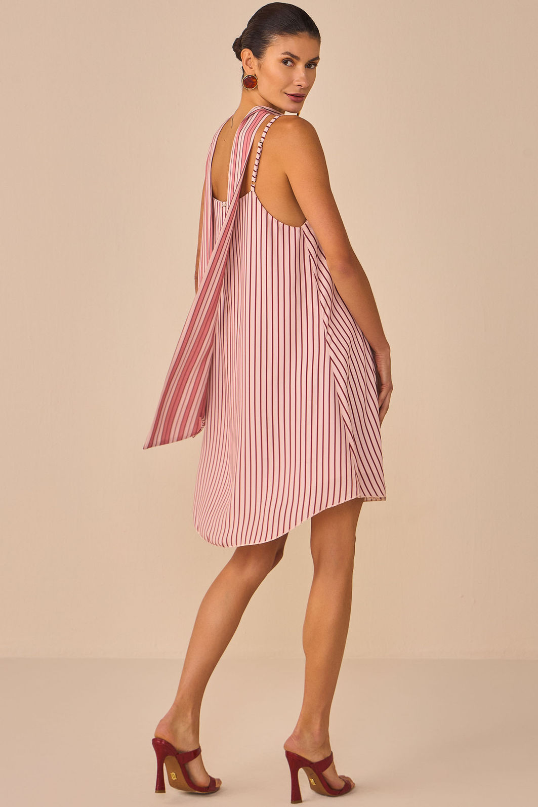 Vestido em chiffon listrado 96191 Linzzi Vestido em chiffon listrado 96191 Linzzi