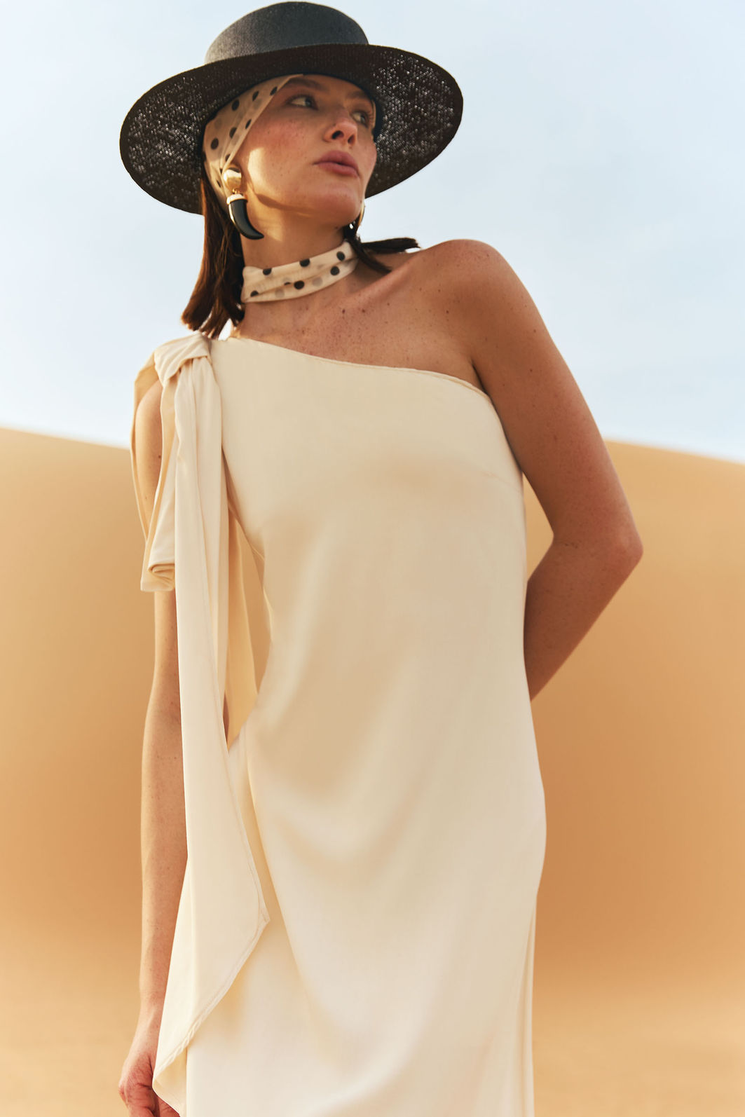 Vestido assimétrico maxi midi em blend de viscose 96179 Linzzi Vestido assimétrico maxi midi em blend de viscose 96179 Linzzi