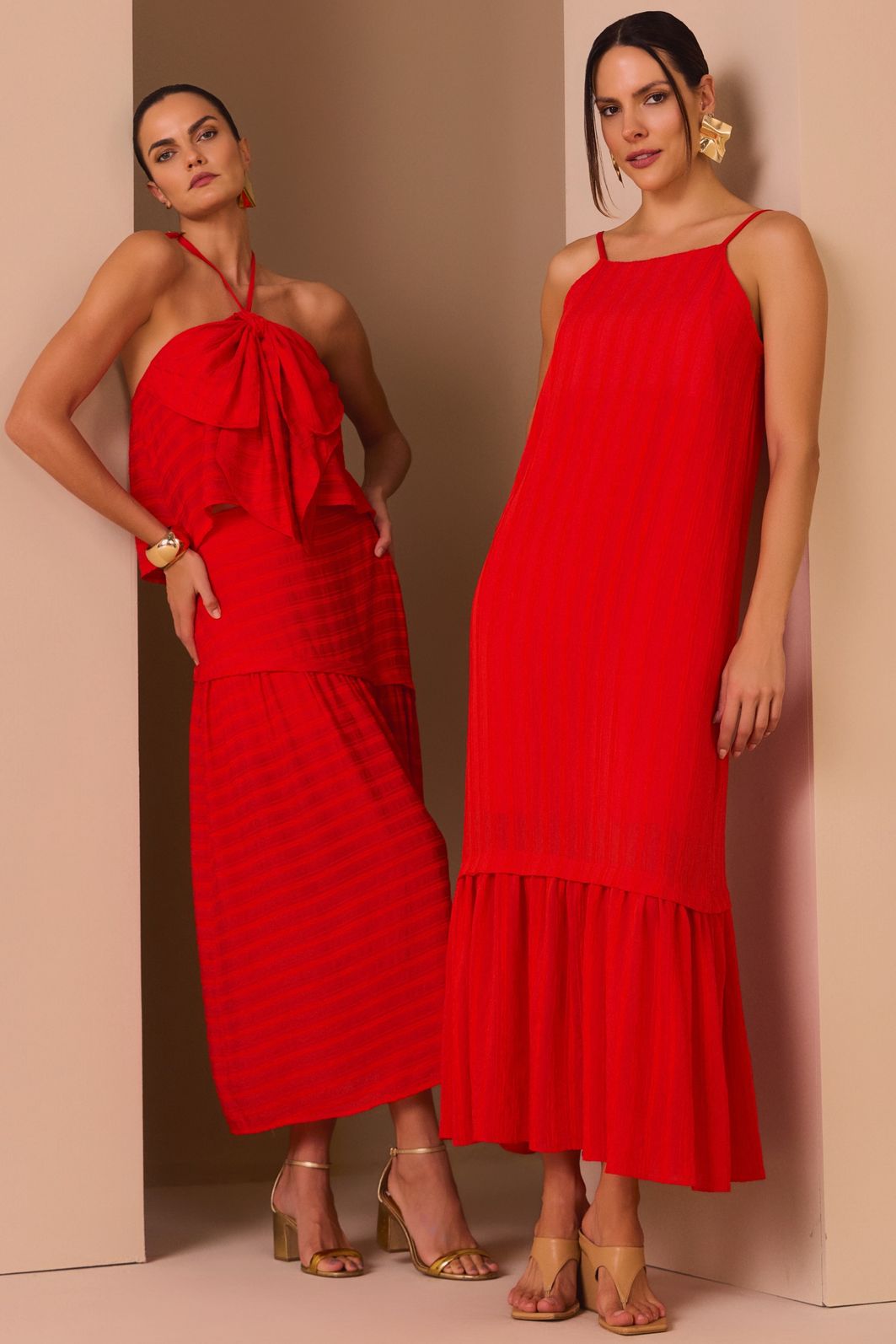 Blusa em crepe texturizado de viscose premium 99289 Linzzi Blusa em crepe texturizado de viscose premium 99289 Linzzi