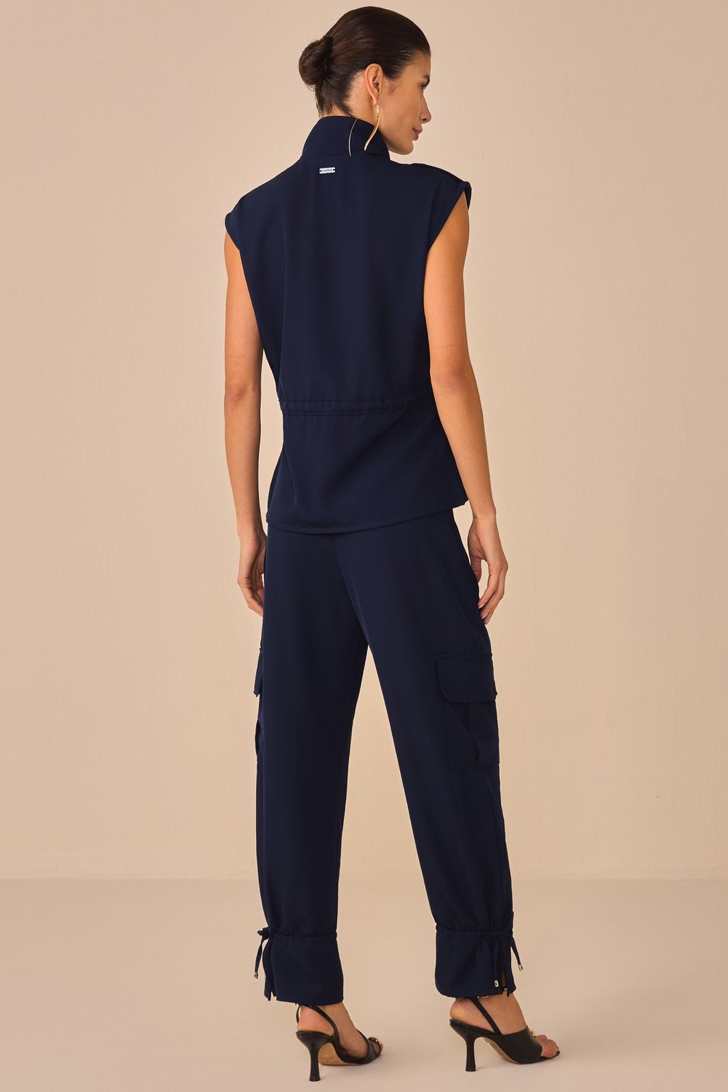 Calça slouchy em crepe alfaiataria 94735 Linzzi Calça slouchy em crepe alfaiataria 94735 Linzzi