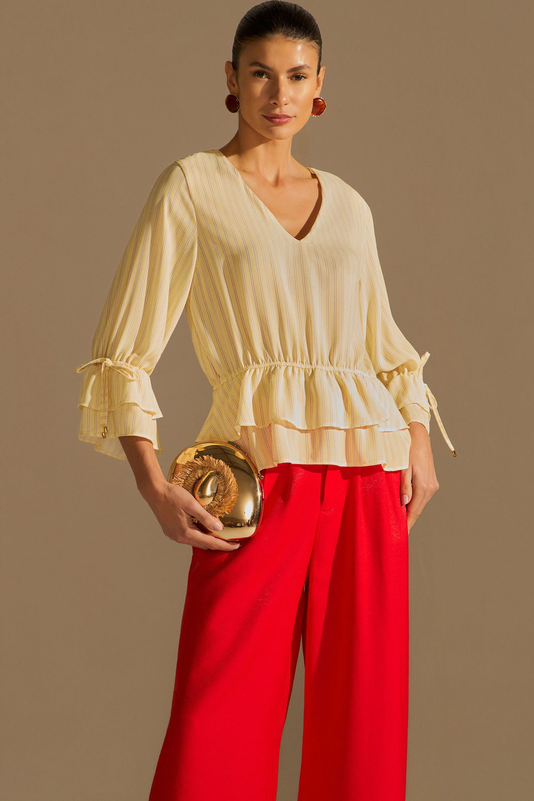Calça pantalona em crepe alfaiataria 96181 Linzzi Calça pantalona em crepe alfaiataria 96181 Linzzi