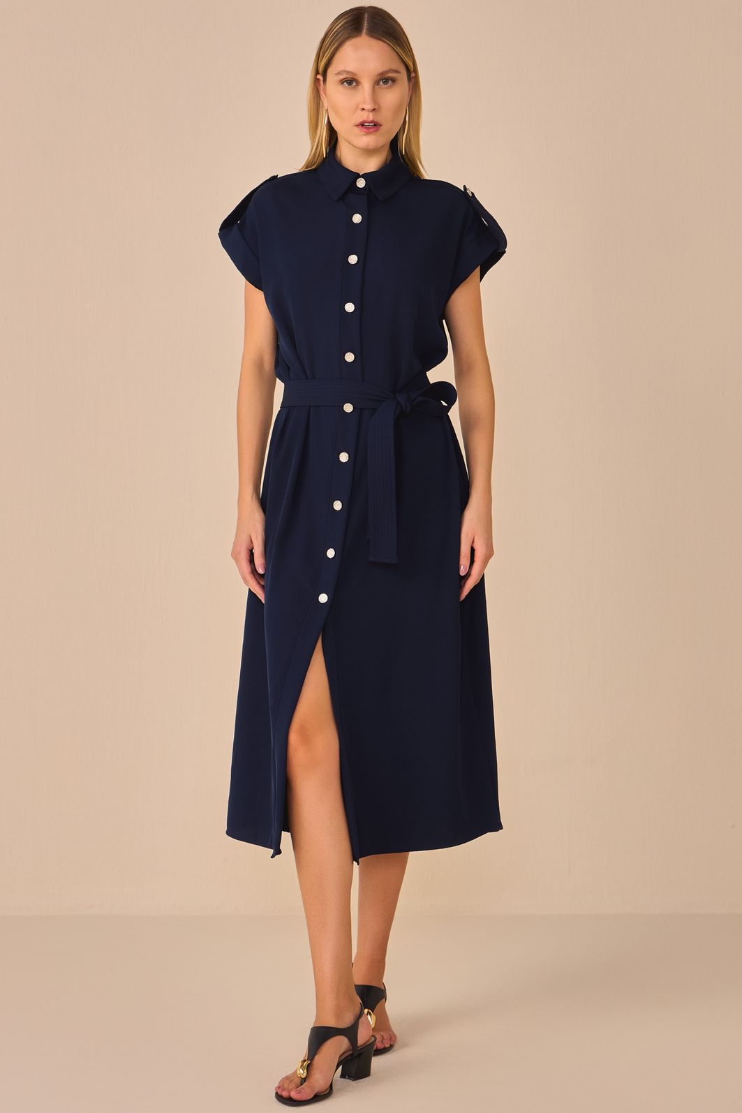 Vestido chemise em crepe alfaiataria 94736 Linzzi Vestido chemise em crepe alfaiataria 94736 Linzzi