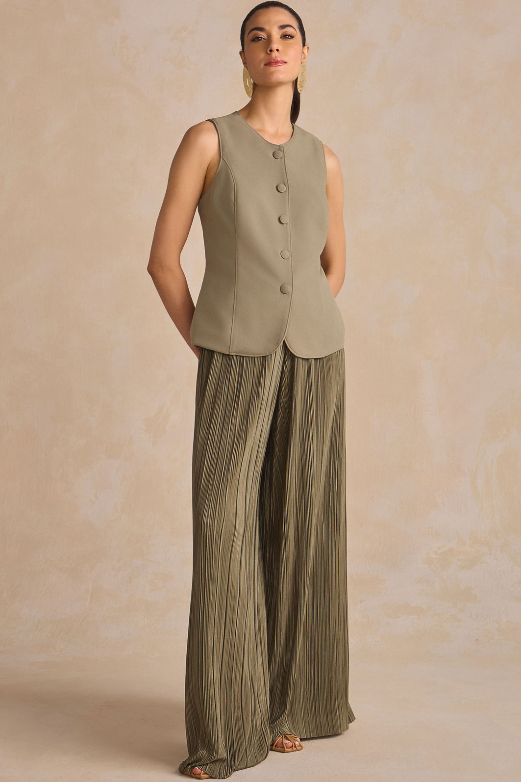 Calça pantalona em plissado acetinado 89003 Linzzi Calça pantalona em plissado acetinado 89003 Linzzi