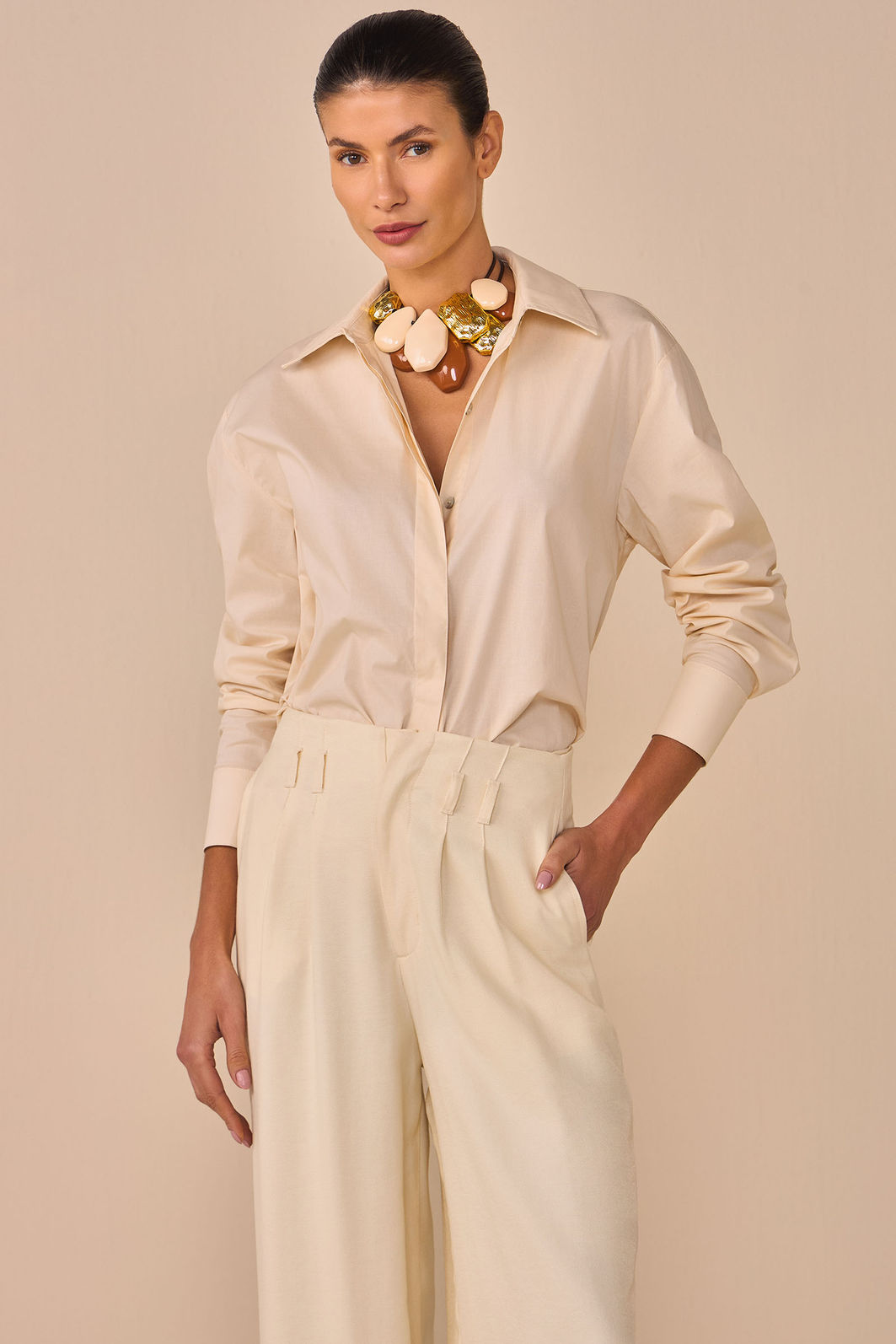 Calça pantalona em crepe alfaiataria 96181 Linzzi Calça pantalona em crepe alfaiataria 96181 Linzzi