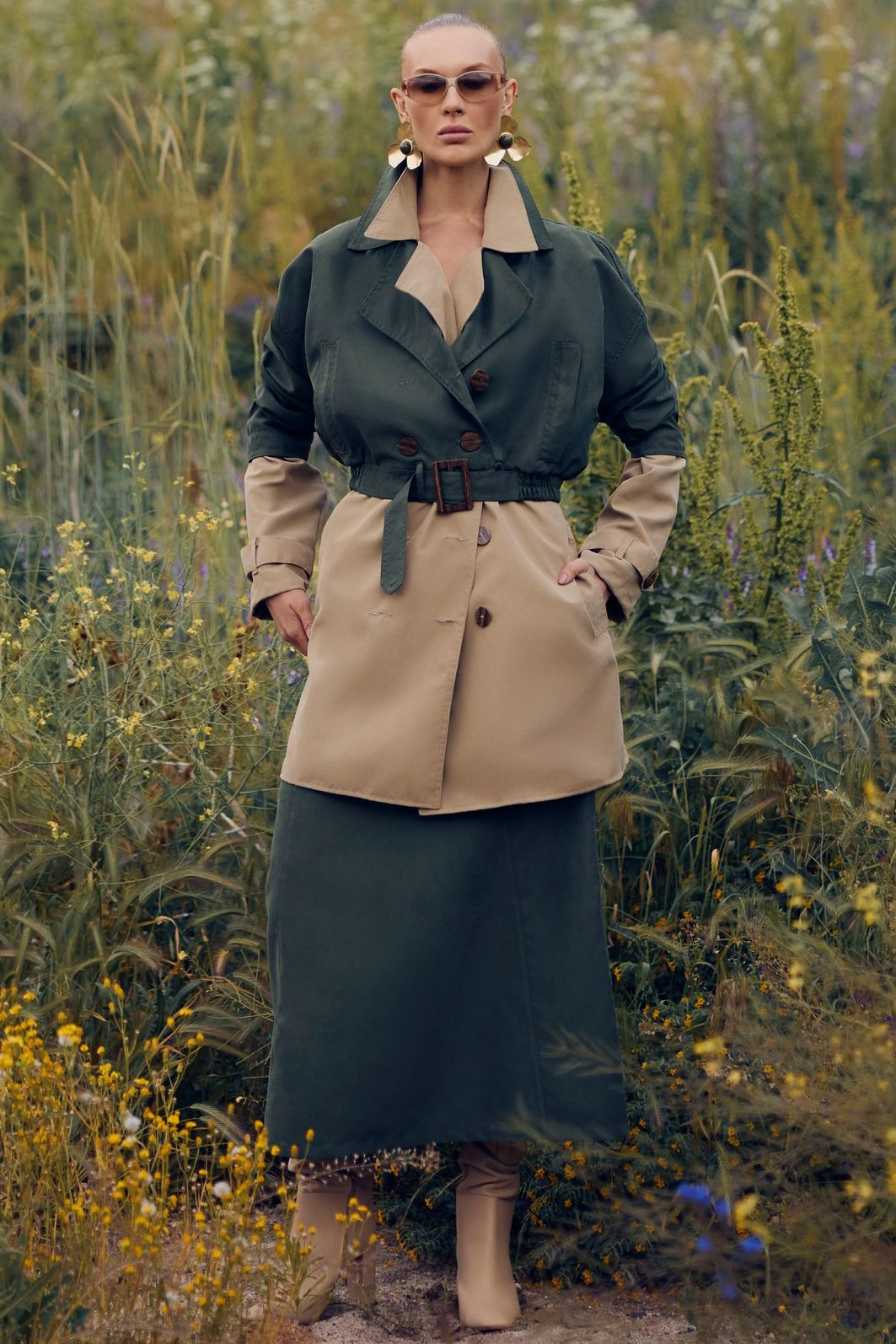 Trench coat em sarja leve com cinto 89856 Linzzi Trench coat em sarja leve com cinto 89856 Linzzi