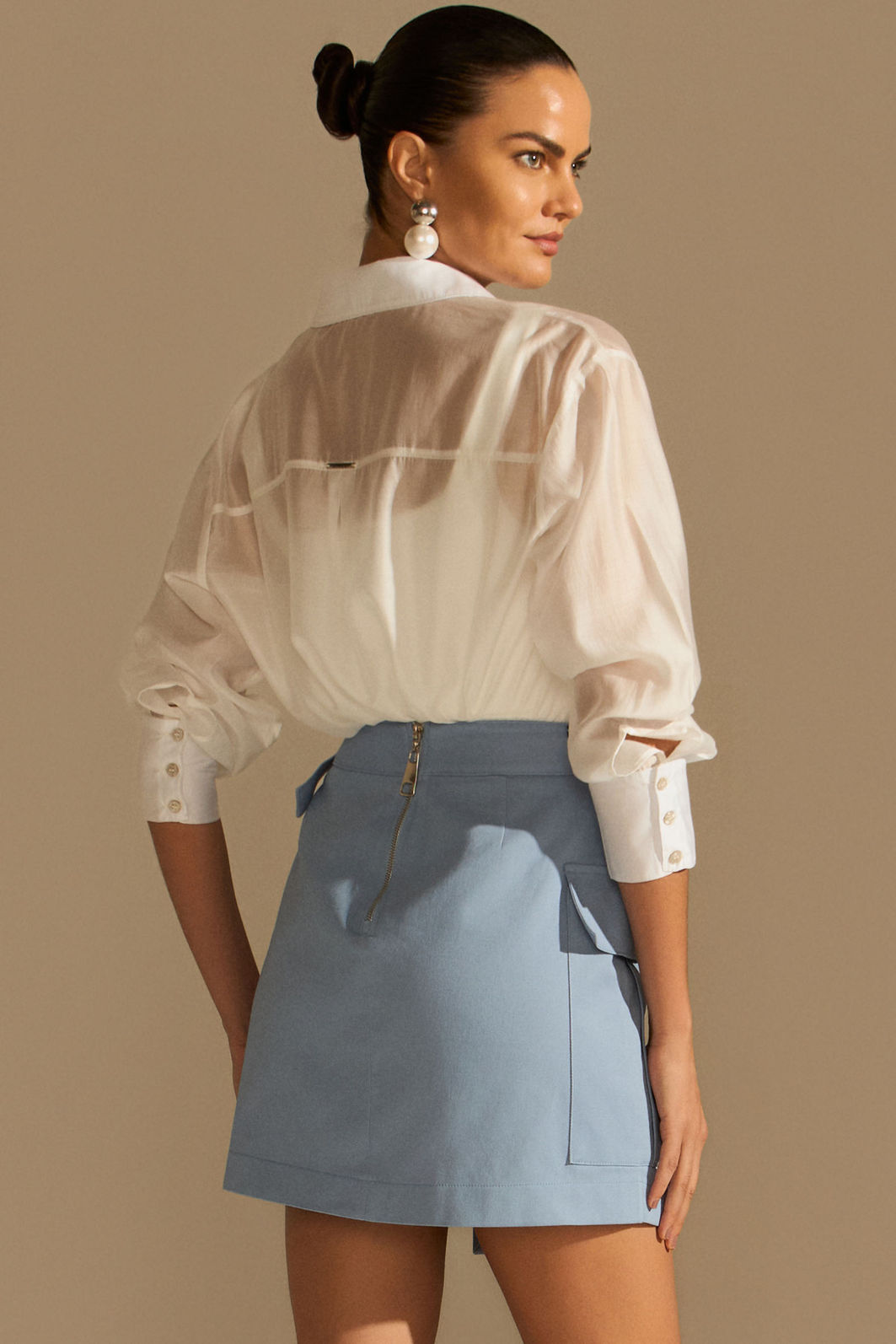 Camisa com pedrarias em blend de liocel 96946 Linzzi Camisa com pedrarias em blend de liocel 96946 Linzzi