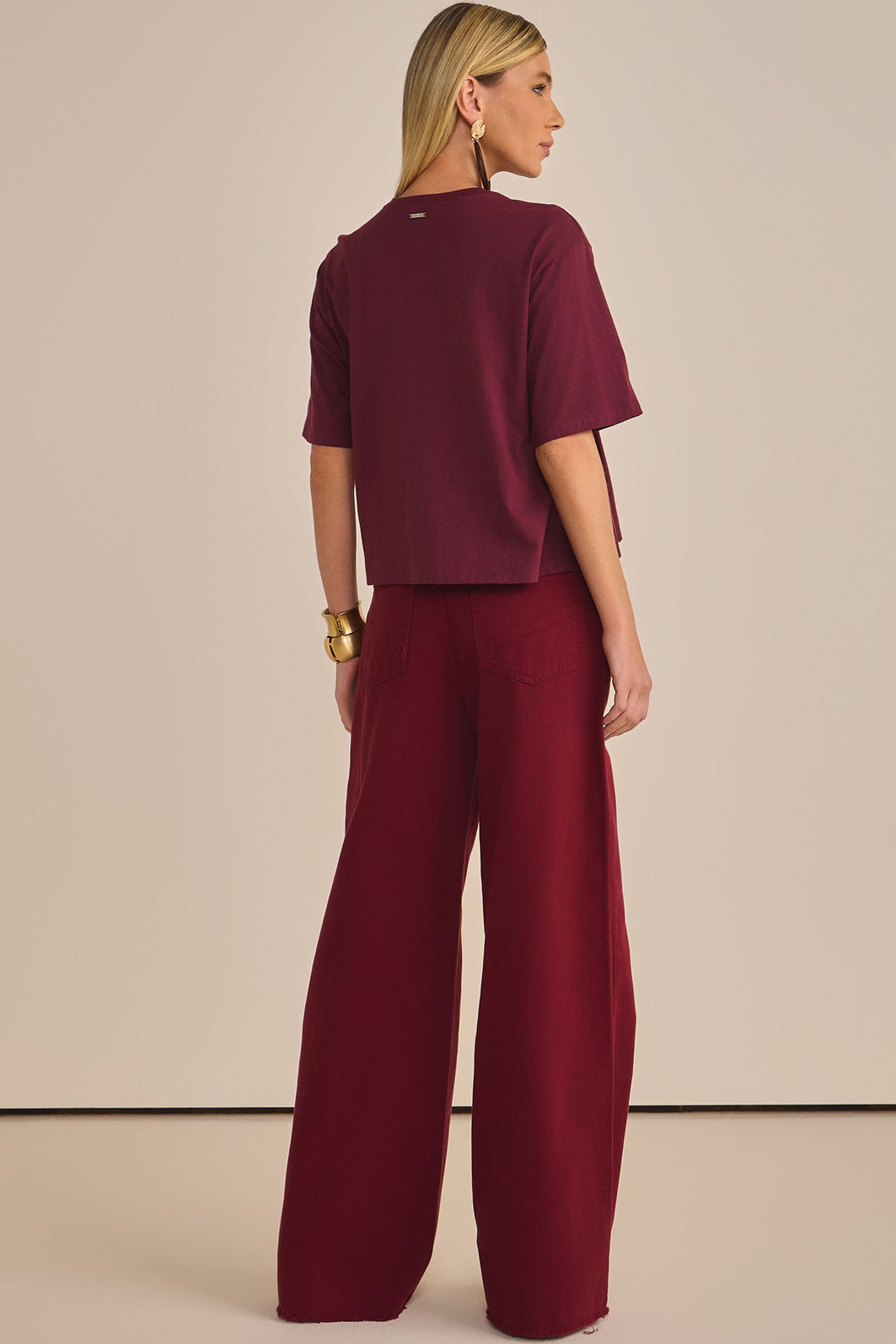 Blusa assimétrica em meia malha 90243 Linzzi Blusa assimétrica em meia malha 90243 Linzzi