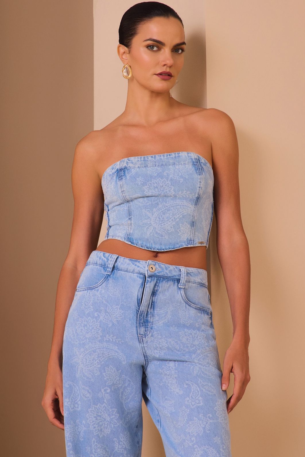 Calça reta em jeans estampado 97870 Linzzi Calça reta em jeans estampado 97870 Linzzi