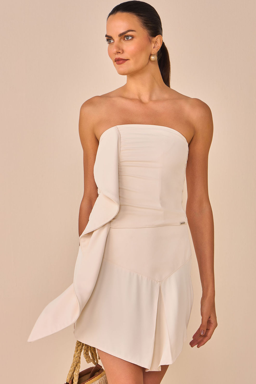 Blusa sem alça em crepe premium alfaiataria 96762 Linzzi Blusa sem alça em crepe premium alfaiataria 96762 Linzzi