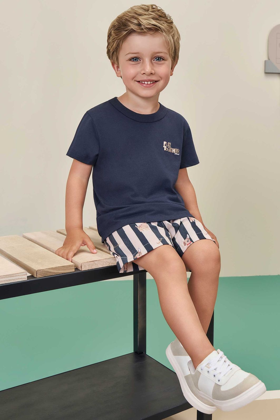 Conjunto de camiseta em meia malha e bermuda em nylon ergonomic com elastano 97910 LucBoo Infantil Menino Conjunto de camiseta em meia malha e bermuda em nylon ergonomic com elastano 97910 LucBoo Infantil Menino