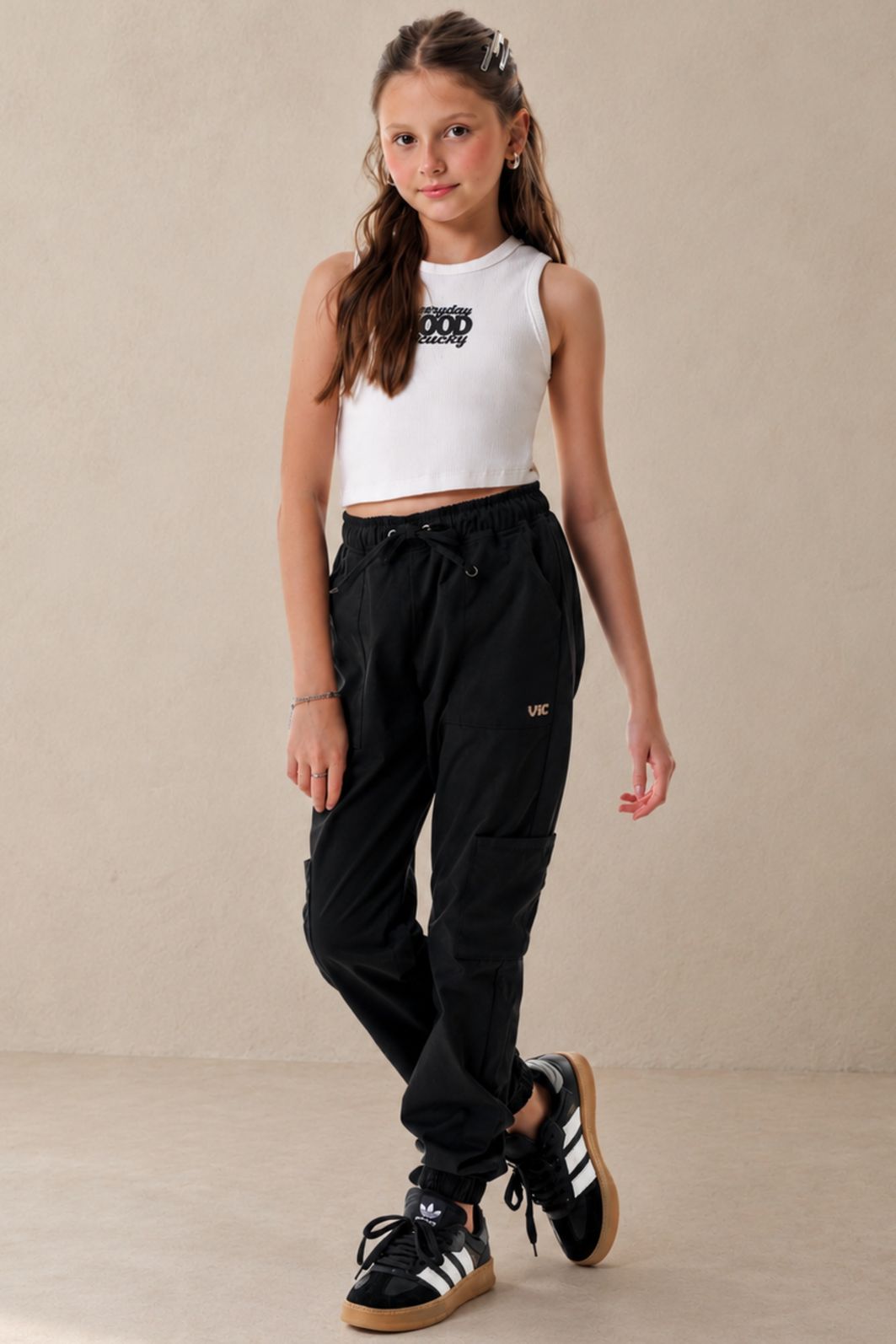 Calça jogger em alfaiataria tecno cargo 95992 Vic Teen Menina Calça jogger em alfaiataria tecno cargo 95992 Vic Teen Menina