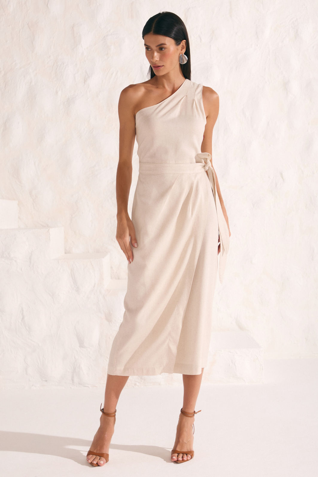 Vestido midi assimétrico em blend de linho 87143 Linzzi Vestido midi assimétrico em blend de linho 87143 Linzzi