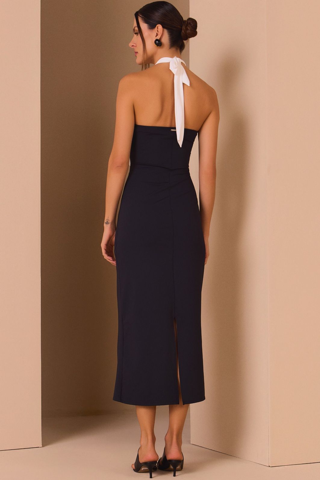 Vestido midi em malha poliamida delicaté 98935 Linzzi Vestido midi em malha poliamida delicaté 98935 Linzzi