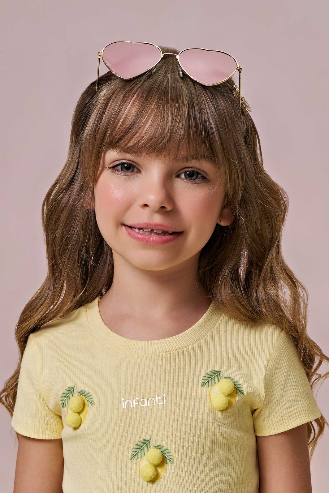 Óculos de sol com proteção UV. Acompanha caixinha e estojo porta óculos. 96741 Infanti Infantil Menina Óculos de sol com proteção UV. Acompanha caixinha e estojo porta óculos. 96741 Infanti Infantil Menina