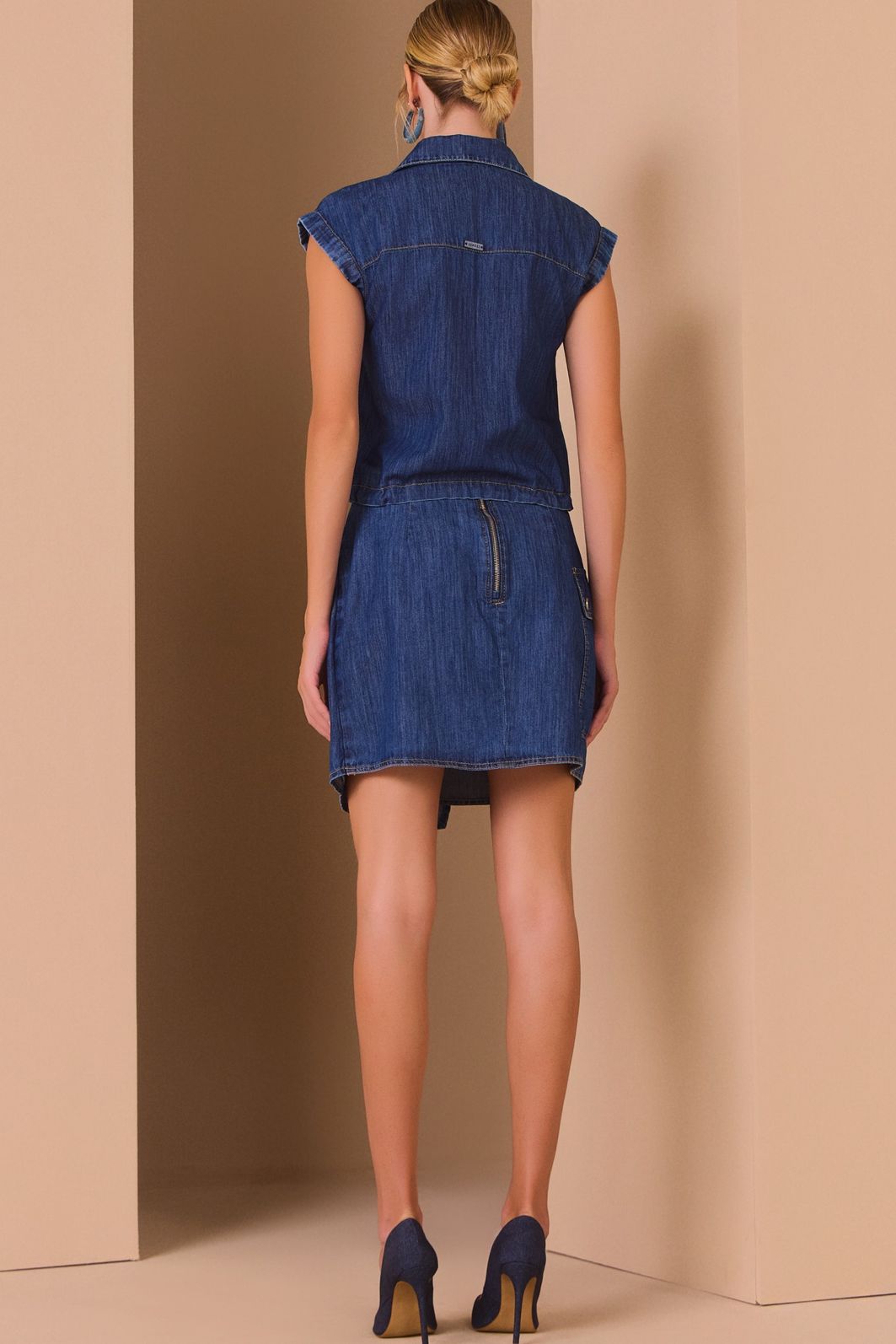 Saia curta em jeans leve 97728 Linzzi Saia curta em jeans leve 97728 Linzzi