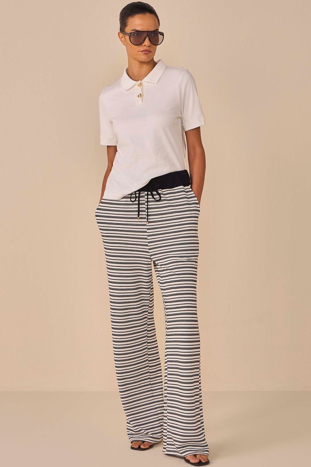 Calça reta em tricot leve listrado 94983 Linzzi Calça reta em tricot leve listrado 94983 Linzzi