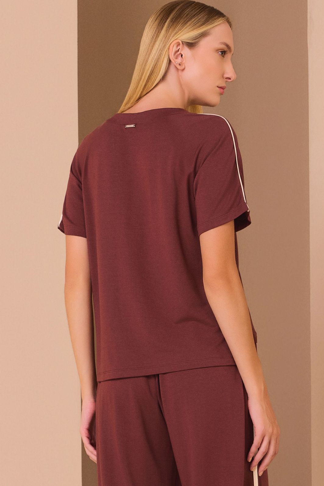 Blusa em malha de viscose premium 97877 Linzzi Blusa em malha de viscose premium 97877 Linzzi
