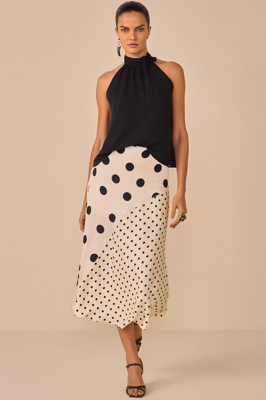 Saia maxi midi em crepe acetinado com estampa digital 96193 Linzzi Saia maxi midi em crepe acetinado com estampa digital 96193 Linzzi