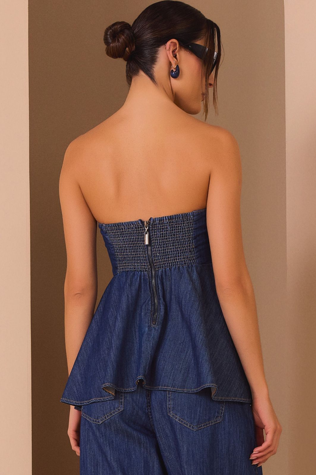 Blusa sem alça em jeans leve 97657 Linzzi Blusa sem alça em jeans leve 97657 Linzzi