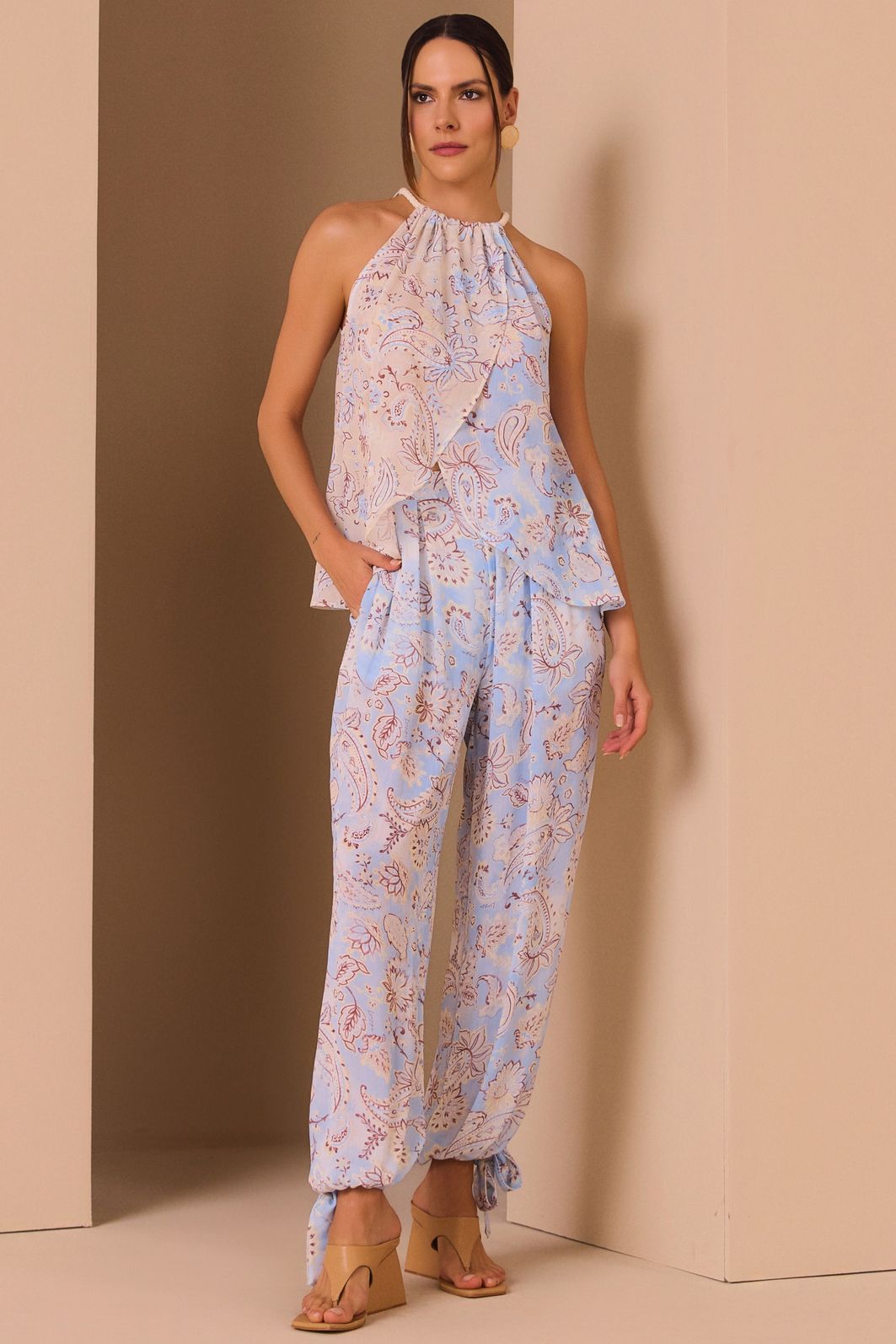Blusa em chiffon texturizado com estampa exclusiva 98923 Linzzi Blusa em chiffon texturizado com estampa exclusiva 98923 Linzzi