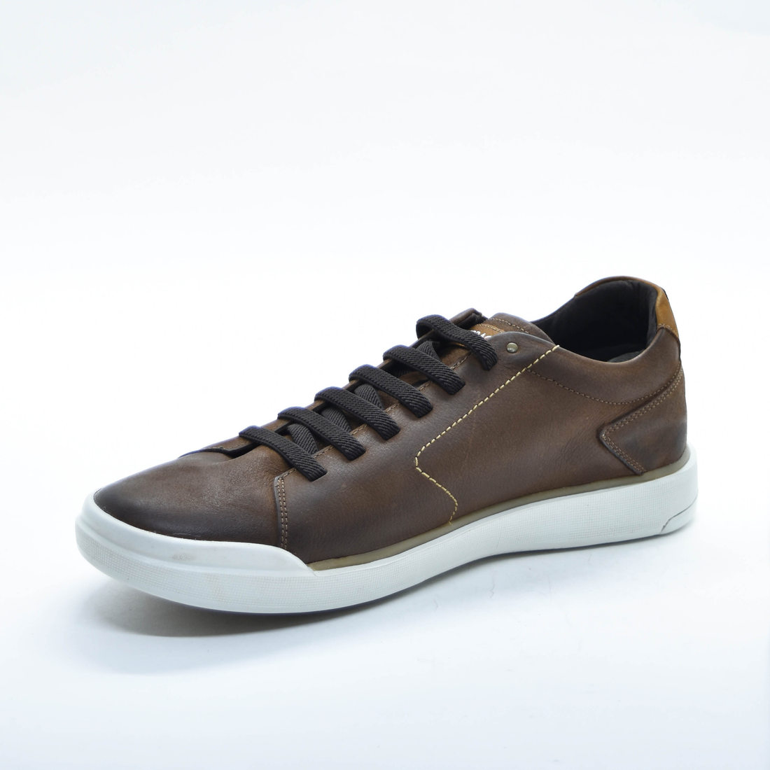 Sapatênis Ferracini 24h Couro Cadarço Elástico Manchado Lateral Microperfuros Solado Emborrachado Ma Sapatênis Ferracini 24h Couro Cadarço Elástico Manchado Lateral Microperfuros Solado Emborrachado Ma