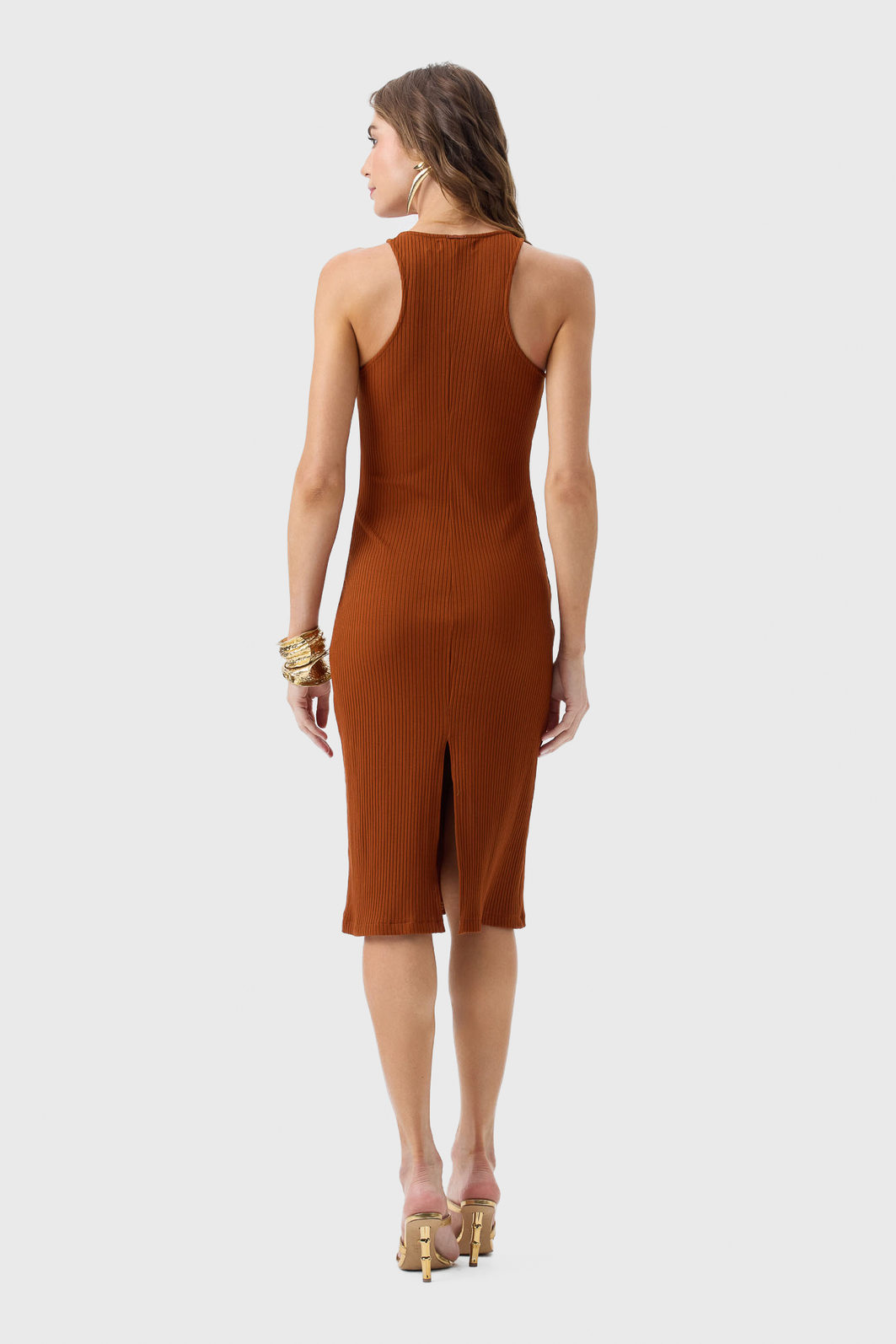 Vestido Midi Flor de Lis Viscose Elastano Malha Canelada Alça Fina Liso Fenda Posterior Caramelo