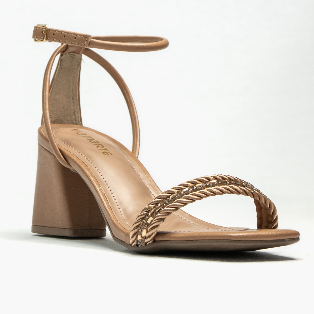 Sandália Via Marte Bico Quadrado Cabedal Trança Detalhe Miçanga Calcanhar Fechado Tira Vazada Salto Sandália Via Marte Bico Quadrado Cabedal Trança Detalhe Miçanga Calcanhar Fechado Tira Vazada Salto