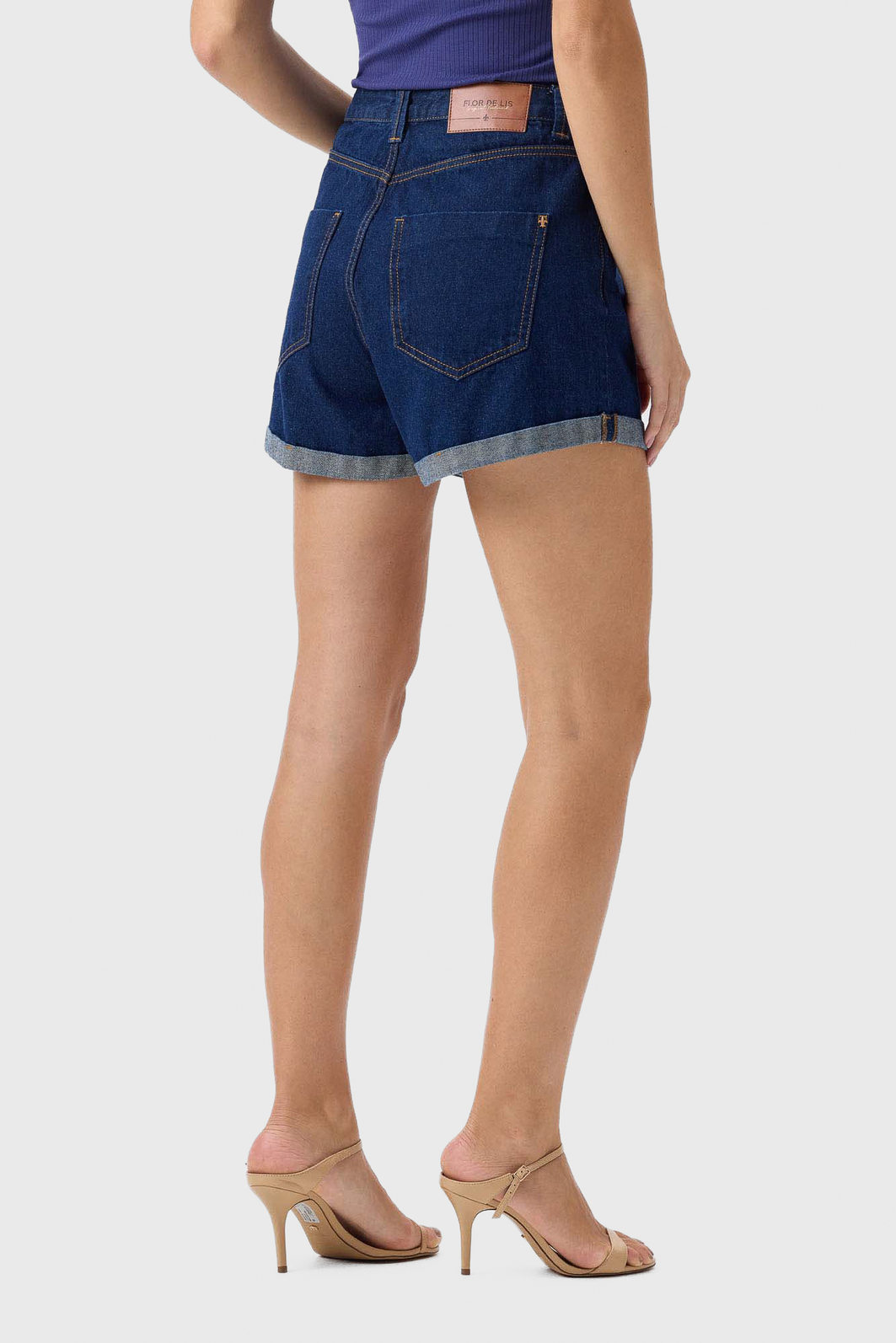 Short Jeans Flor de Lis Mom Algodão com Bolso Barra Dobrada Azul Escuro