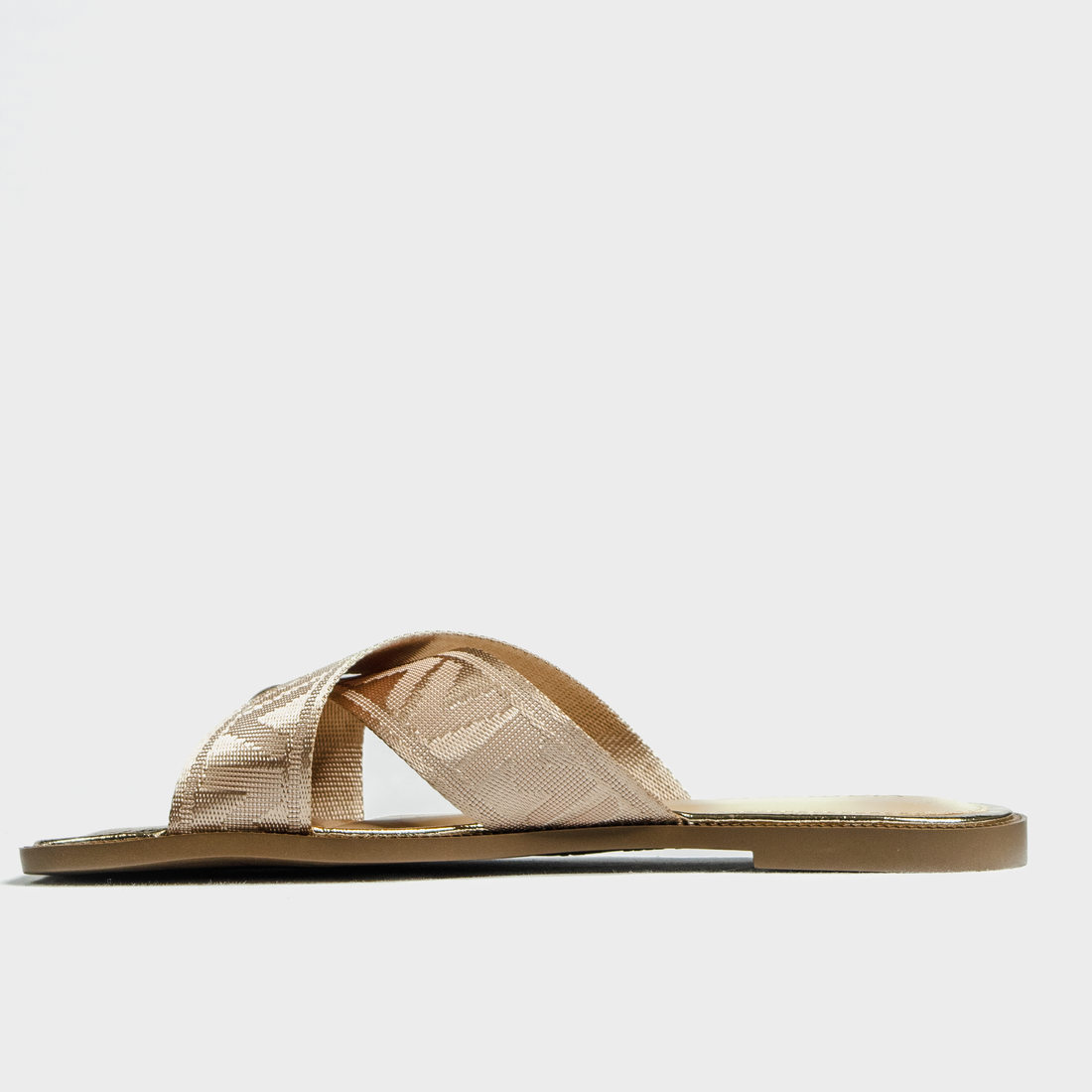 Rasteira Via Marte Metalizada Cabedal X Detalhe Gorgurão Escrita Dourado Rasteira Via Marte Metalizada Cabedal X Detalhe Gorgurão Escrita Dourado